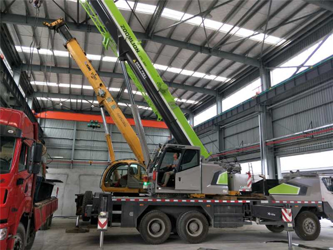 梨树县高空车出租需要注意哪些安全事项？