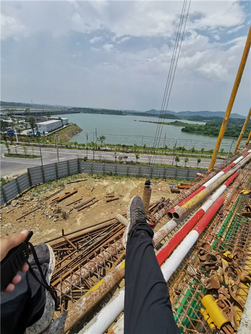 梨树县作业中发生设备损坏或人员意外，责任怎么划分？