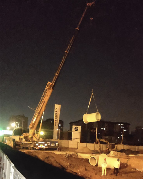 梨树县“弯臂矫正”—— 吊车的 “形变补偿” 技术