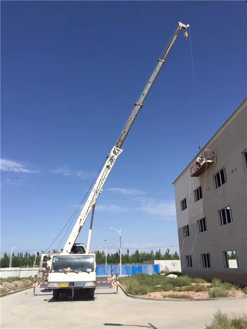 梨树县“轻装强干”—— 吊车的 “轻量化臂架” 技术